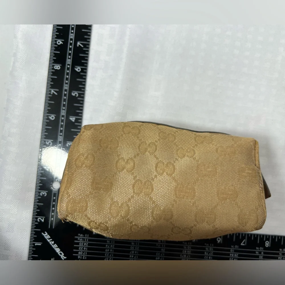 7528: Gucci GG Monogram Gold Canvas Cosmetic Pouch Heart Charm Italy